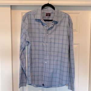 Untuckit Button down shirt